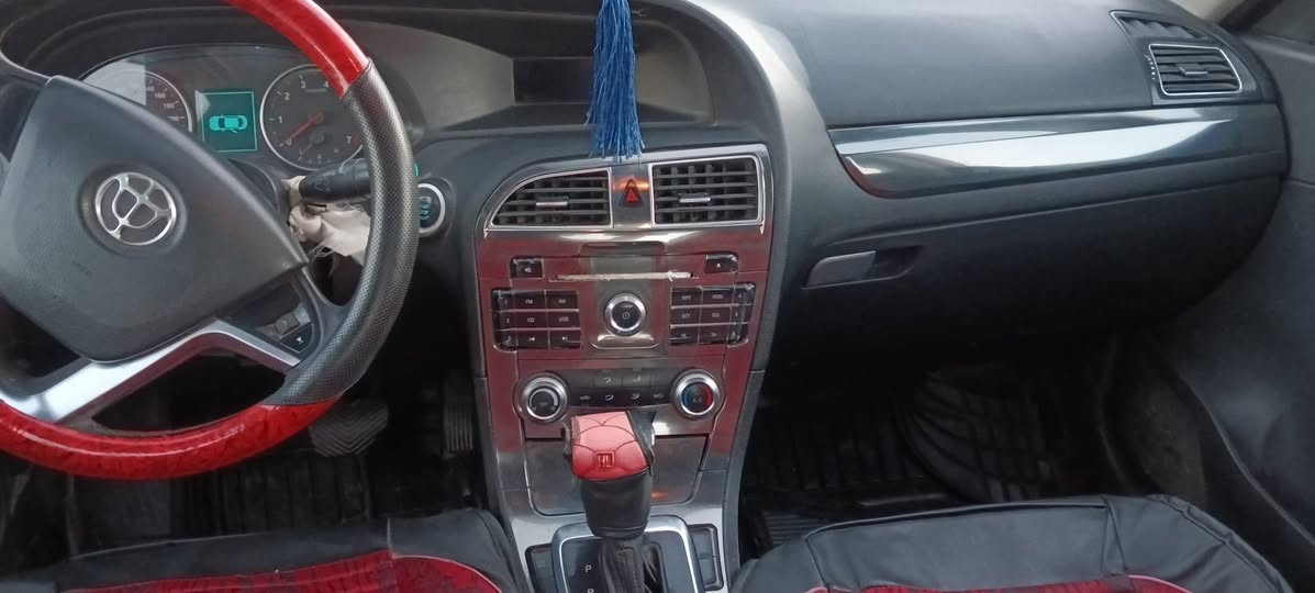 سلام عليكم سياره جاهزه ونضيفه مكفوله من الضربه والصبغ بأسمي تحويل ثاني يوم مكينه كير مكفولات الكهربائيات كله شغاله 

مكاني بابل المحاويل المو شراي لا يدوخني و لا ادوخه 

السعر خاص اتصل وتدلل رقمي ***********
