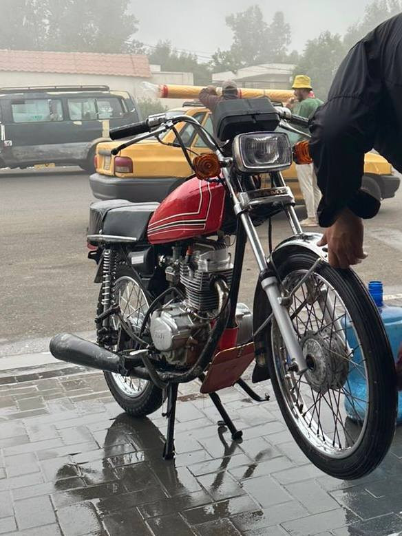 السلام عليكم
( مكلف بالنشر )
دراجه للبيع ادوات بسعر 450 
مكان البصره ـ حي الحسين 
رقم صاحبهه (***********)
