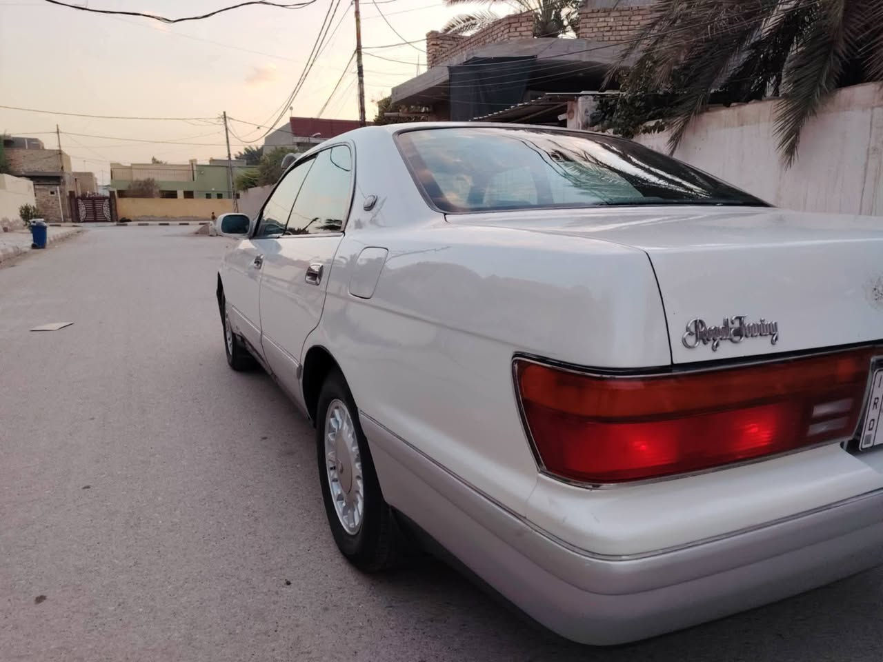 السلام عليكم للبيع بطه منفصل موديل 95مكفوله من الكصه والضربه ونقل جثه مكينه كير حداديه تخم تاير مكينه ففتي فيشه وبطل دواخل جديده كهربائيات كلها شغاله السياره جاهزه من كلشي جام اخضر رقم انبار انكليزي تحويل بكل المحافضات سنويته لل30 تحويل ثاني يوم السعر 65 
الرقم ‏‪0784 526 8907‬‏
