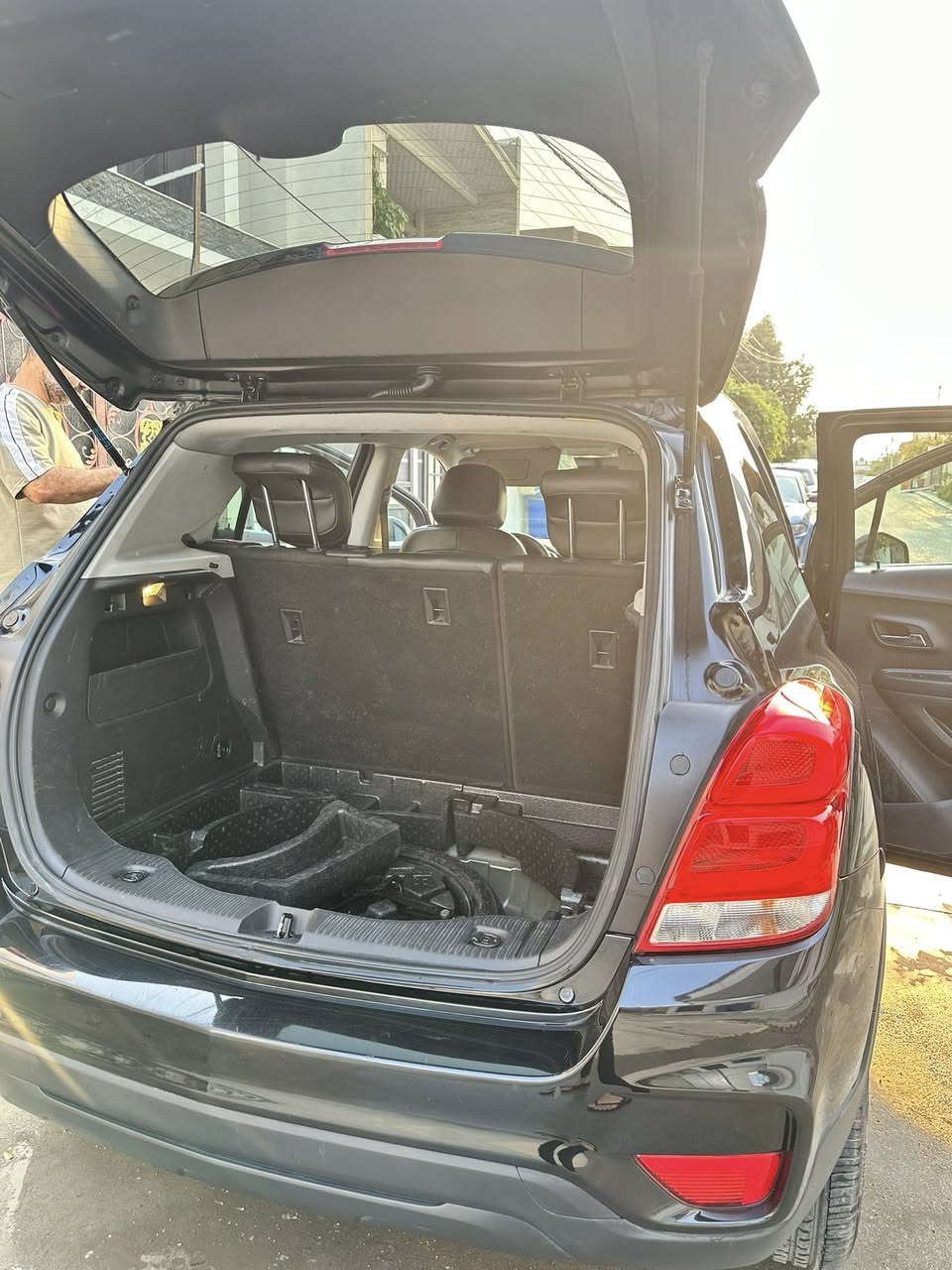 شوفرليت تراكس LTموديل 2022 سنويه ورقم جديد لل 2031 كشن كهربائي حساسات اطارات لايتات ليد 
سياره بيها قطعتين ماشيه 40 الف كيلو سعره 120 وبي مجال ومراوسه حسب القناعه مكان كركوك رقم الهاتف ***********
.
