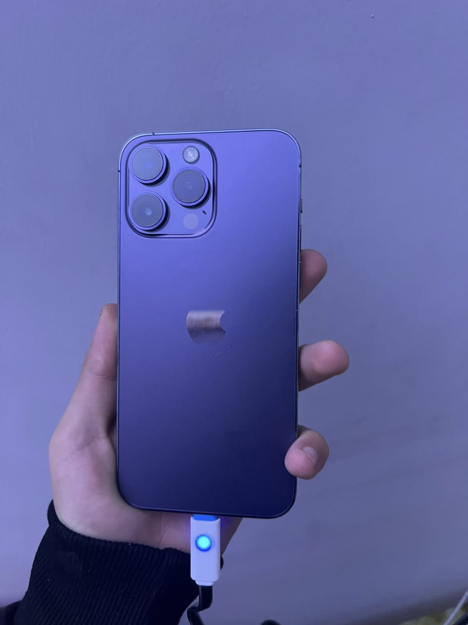 السلام عليكم عندي آيفون ١٤ برو ماكس ذاكرة ٢٥٦ شرق اوسط بطارية٨٣ ما مفتوح ولا مصلح مكفول كفالة عامة بي بس هاذة الفطر الازغير بل كلاس ما مأثر لا على الشاشة ولا على المس الجهاز نضيف كلش نضافة 100/100 كشاصى او استخدام او ضهر لا شخوط ولا هاي سعرة ٦٦٠ مكاني بغداد الرصافة رقم ***********
