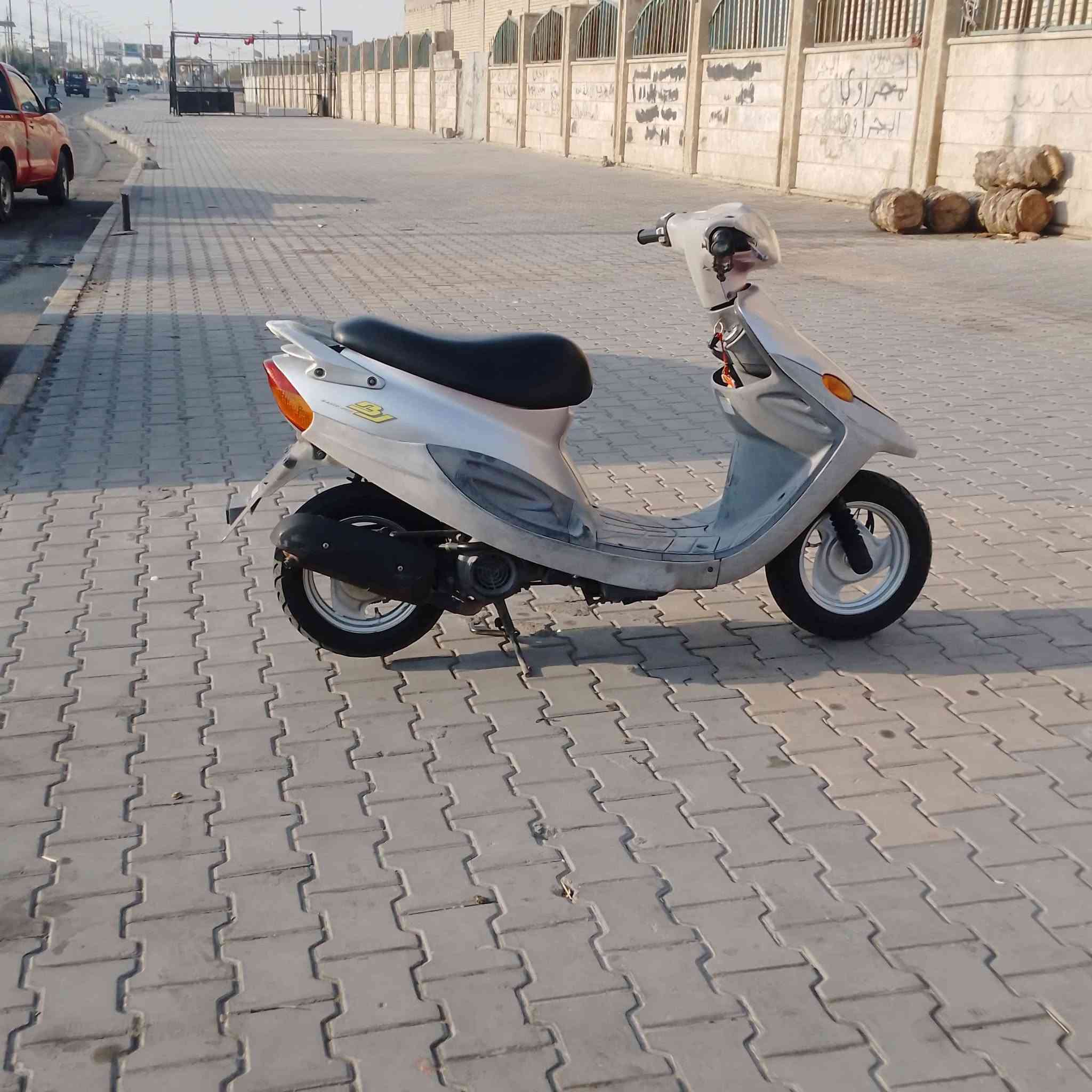 سلام عليكم
دراجه يوماها تسعه 
للبيع 
مكفوله قبل كم شهر طالعه وكيل 
صوت ناعم 
دراجه ما متعوبه 
مكاني ميسان حي الوحده 
رقم الهادف *********** بي واتساب هم 
المو شراي لا يراسل رجان
