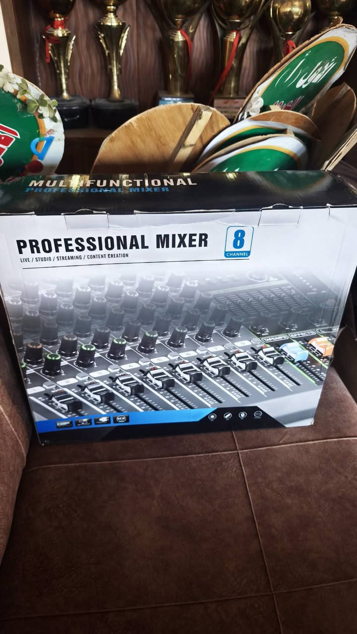 سلام عليكم 
جهاز مكسر للبيع ممستخدم جديد بالكارتون 
اليخدمه يتفضل خاص


**إذا كنت صاحب هذا الإعلان وتريد حذفه لأي سبب، رجاءا أرسل رسالة إلى الدعم الفني**