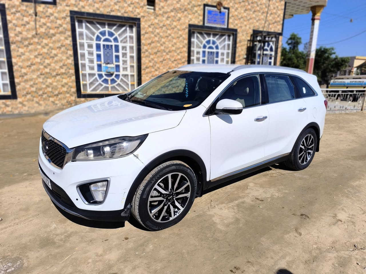 سلام عليكم 
سورنتو 2016 خليجي 
رقم بغداد الجديد 
ماشيه 215 الف 
نص فول 
مصبوغه حزام 
بسمي مداور ثاني يوم 
السعر ولستفسار الاتصال *********** / ***********
مكاني ناصريه
