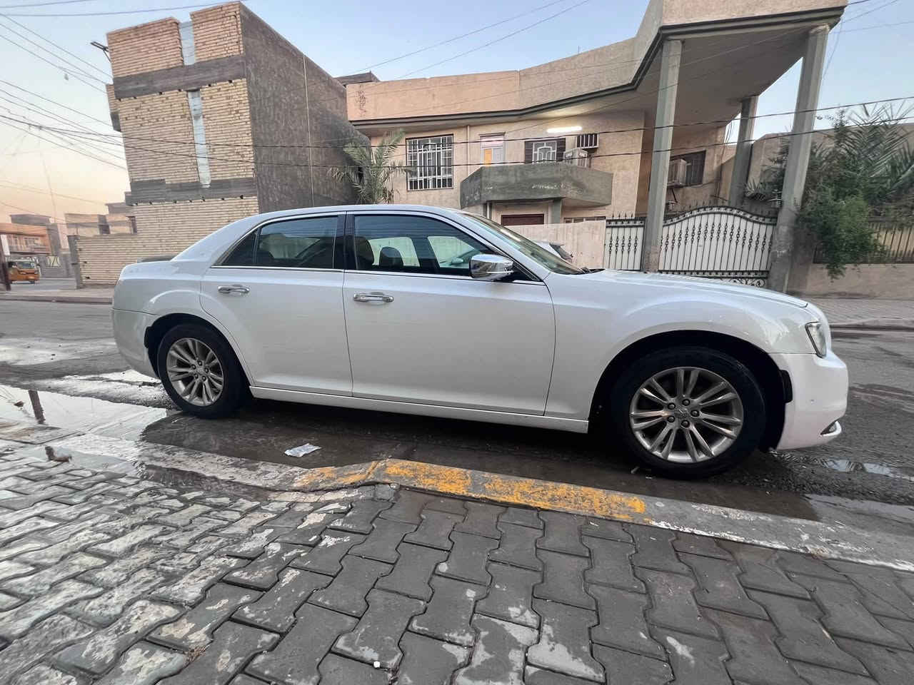 السلام وعليكم للبيع فقط موديل 18 فول مواصفات رادار اشايربلمري كشنات تدفئة تبريد وخزن حادث جاملغ امامي فقط بدون ايرباك وبلعراق جاملغ خلفي صبغ وبيهة مكان بارد السعر 215 وبيهة مجال مكان بغداد ***********
