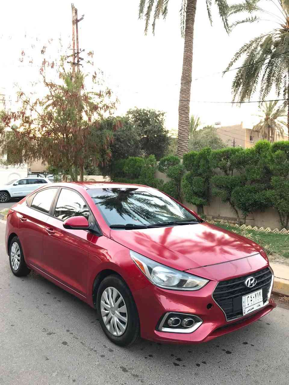 السلام عليكم 

اكسنت 2019 وارد امريكي حادث امريكا مرفق بالصور 

الصبغ حالياً جاملغ وبنيد + نصف الجاملغ الاخر 

بدون ايرباك بدون شواصي 
مكينة 1600 gdi 
كير 6 نمر 
ماشية 96 mi 

كير ومكينة مكفولات بدون فتح برغي 
تبريد ثلج 

ادامة كاملة تنظيف جميع الحساسات وتبديل الفلاتر بانواعها والفيتبم + باتري جديد + زوج تاير امامي جديد

صور الحادث اضغط على الرابط وتطلع 
https://en.bidfax.info/hyundai/accent/27114727-hyundai-accent-se-2019-red-16l-4-vin-3kpc24a39ke085230.html

مكاني بغداد / حي الجامعة 
السعر 95 ورقة بيها مجال 
هاتف ***********
