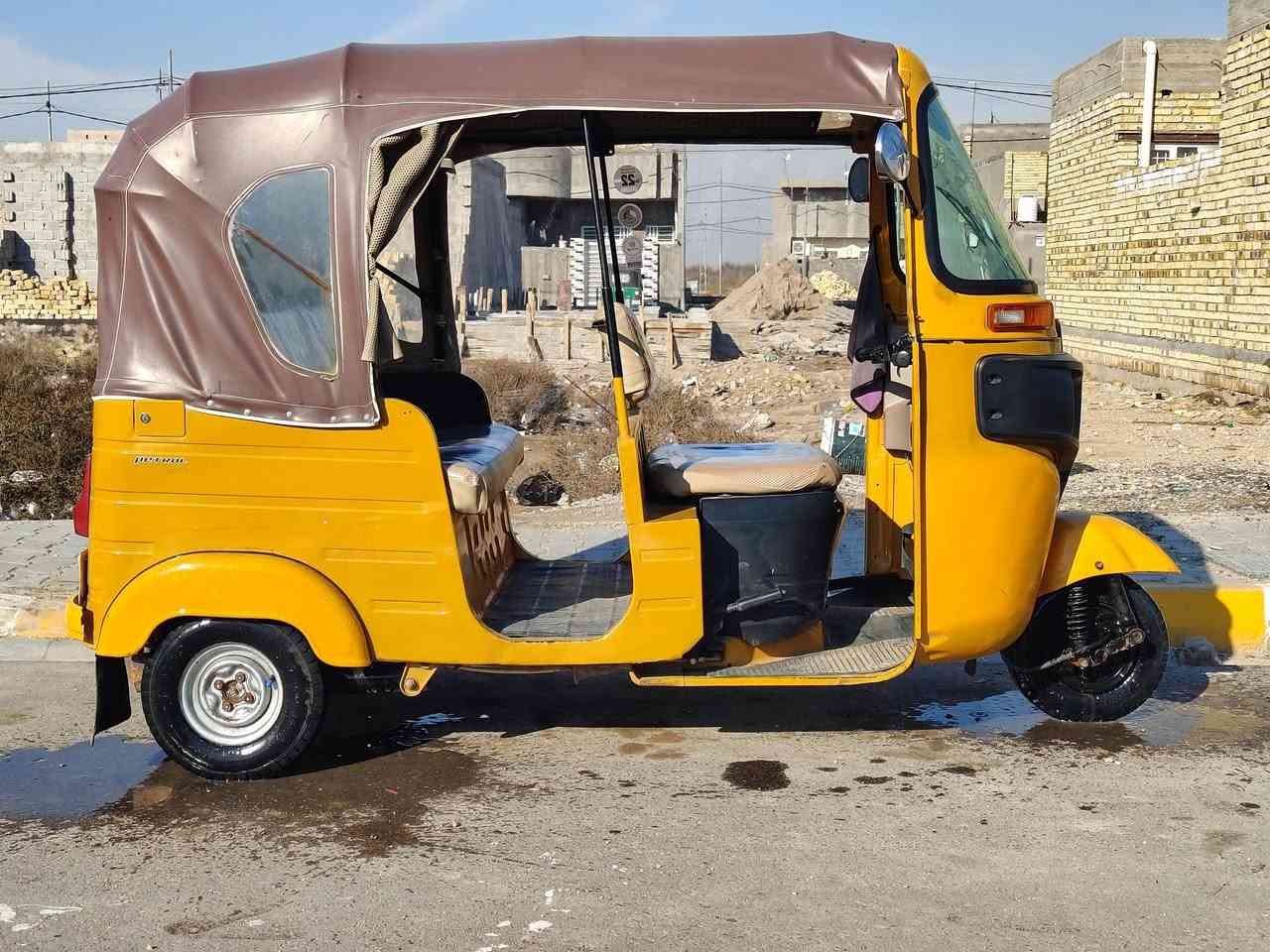 السلام عليكم تكتك للبيع موديل 20 رقم مكفوله من الصبغ والمعجون بس دوس معمر مكينه اكسن جاهز السعر 5800 المكان واسط الحي ***********
