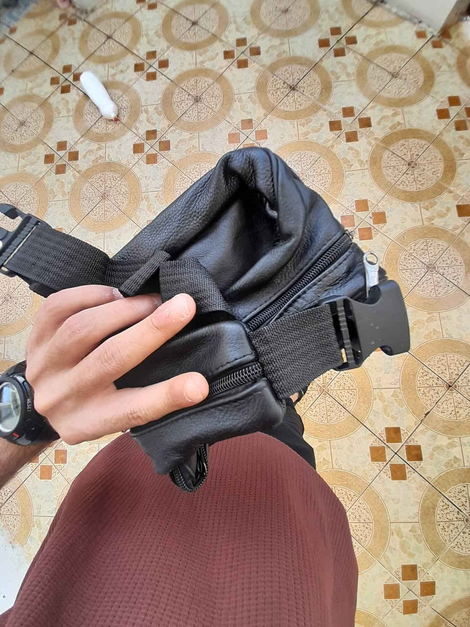 مرحبا شباب، عندي هاي المحفظة للبيع، بيها 7 خانات وضد المي. مصنوعة من جلد طبيعي وأصلي، أنا مشتريها بـ 30 ألف وببيعها بـ 10 آلاف بس. كلش تفيد للي يشتغلون دليفري (توصيل). مكاني بأربيل.


**إذا كنت صاحب هذا الإعلان وتريد حذفه لأي سبب، رجاءا أرسل رسالة إلى الدعم الفني**