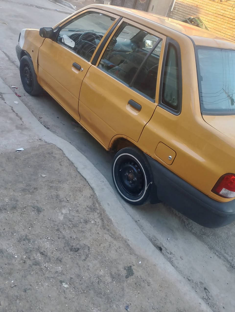 السلام عليكم سايبه 12
سياره خير من الله بيه 
ضربه بل جاملغ اموضحه بل صوره
السعر 26اوبيه مجال مكان بغداد
مصفره سنويه ل27 رقم التلفون***********
