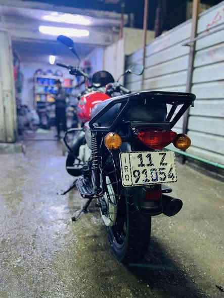 سلام عليكم بوكسر البيع كفاله عامه الدراجه مال 
موضف مامشتغله دلفري كلش نضيفه ماشيه 19الف حقيقي تحويل
ثاني يوم بسمك وتدلل موديل 22نازله بل23 مكاني
بغداد الشعب رقمي ***********
