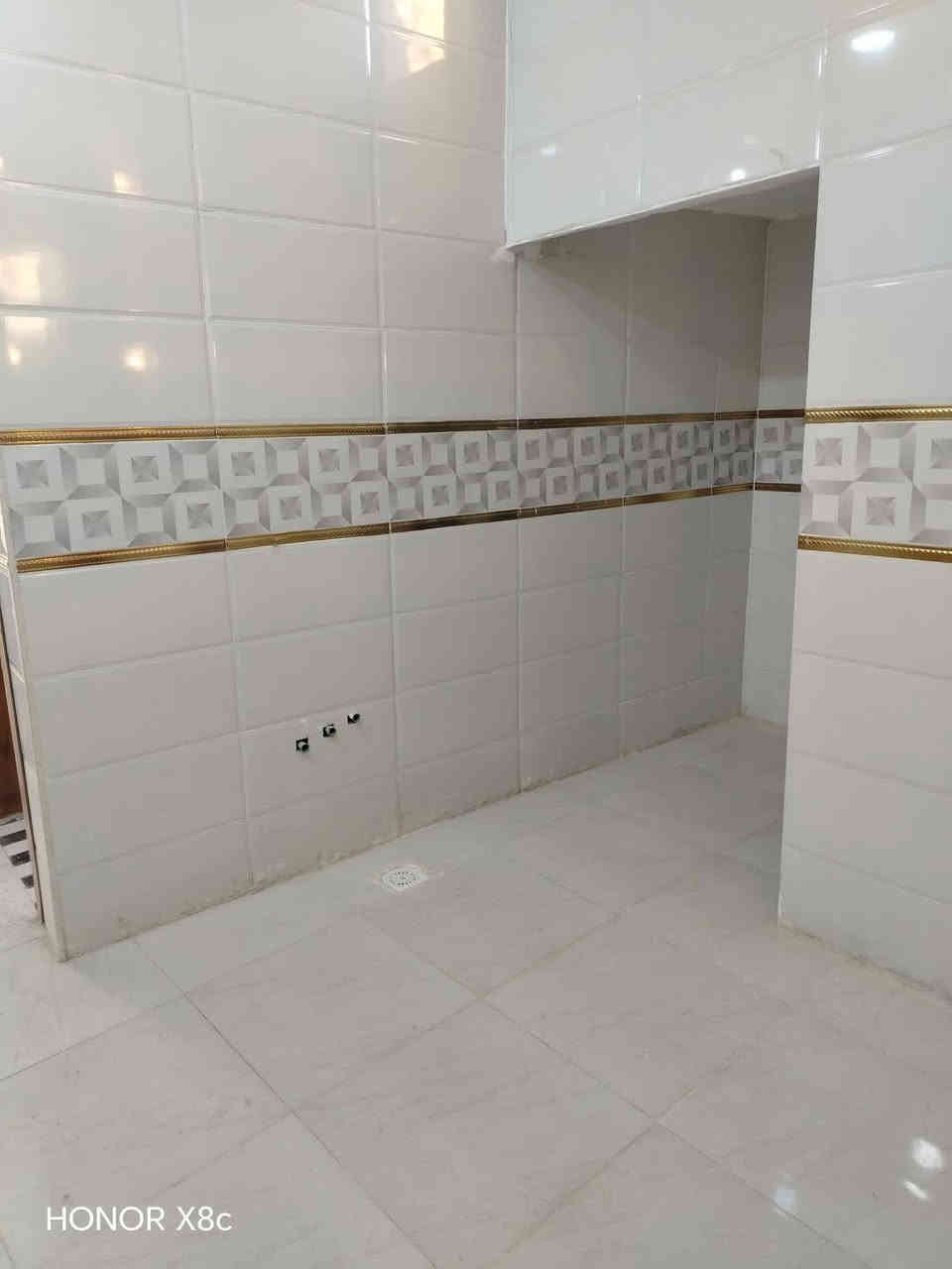 بيت🏠🤑 33مليون وبيه مجال 🤑
***********###

بيت مساحه 90م #طابو_زراعي سند 25

#قريب_شارع_لحولي                               

بيت جاهز مفتاح 🔑 
أساس وسقف صب مركزي 

منطقه كامله السكن #شوارع_تبليط 

غرفه نوم وصاله ومطبخ واستقبال حمامات داخليه وخارجيه وكراج 

#مدارس // ماء//. كهرباء//. تبليط  /. خط مولد ذهبي 

وتساب
***********##

ملاحظه// توجد لدينا كل المساحات من دور
