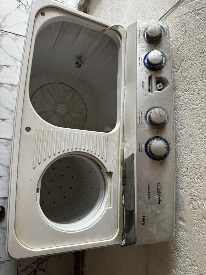 ثلاجه فوك شغال فقط لجوه مادري شبي  غسالها مابيها شي ثنيهم ب120 مكاني كوفه ***********
