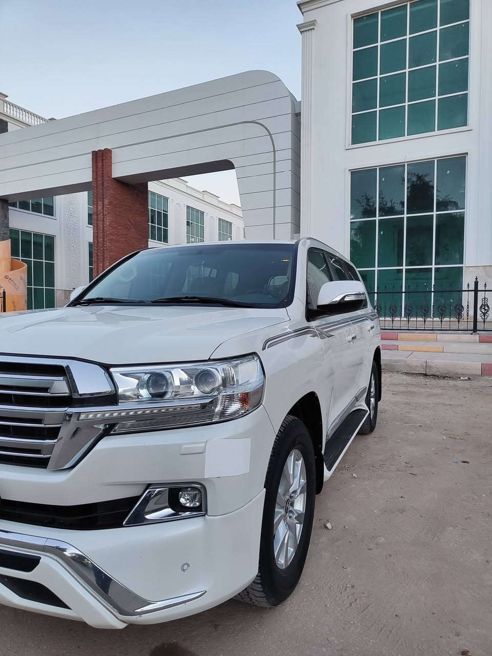 لاند كروز ٢٠١٨ بريم 🔥
معروفه مواصفات بريم 
ديفيدي بالقماره 
مكفوله كفاله عامه 
ماشيه ١٠٠ حقيقي 
سعر 52500$ 
📍مكان السياره بابل 
رقم السياره بغداد 
الاتصال📞 :***********
