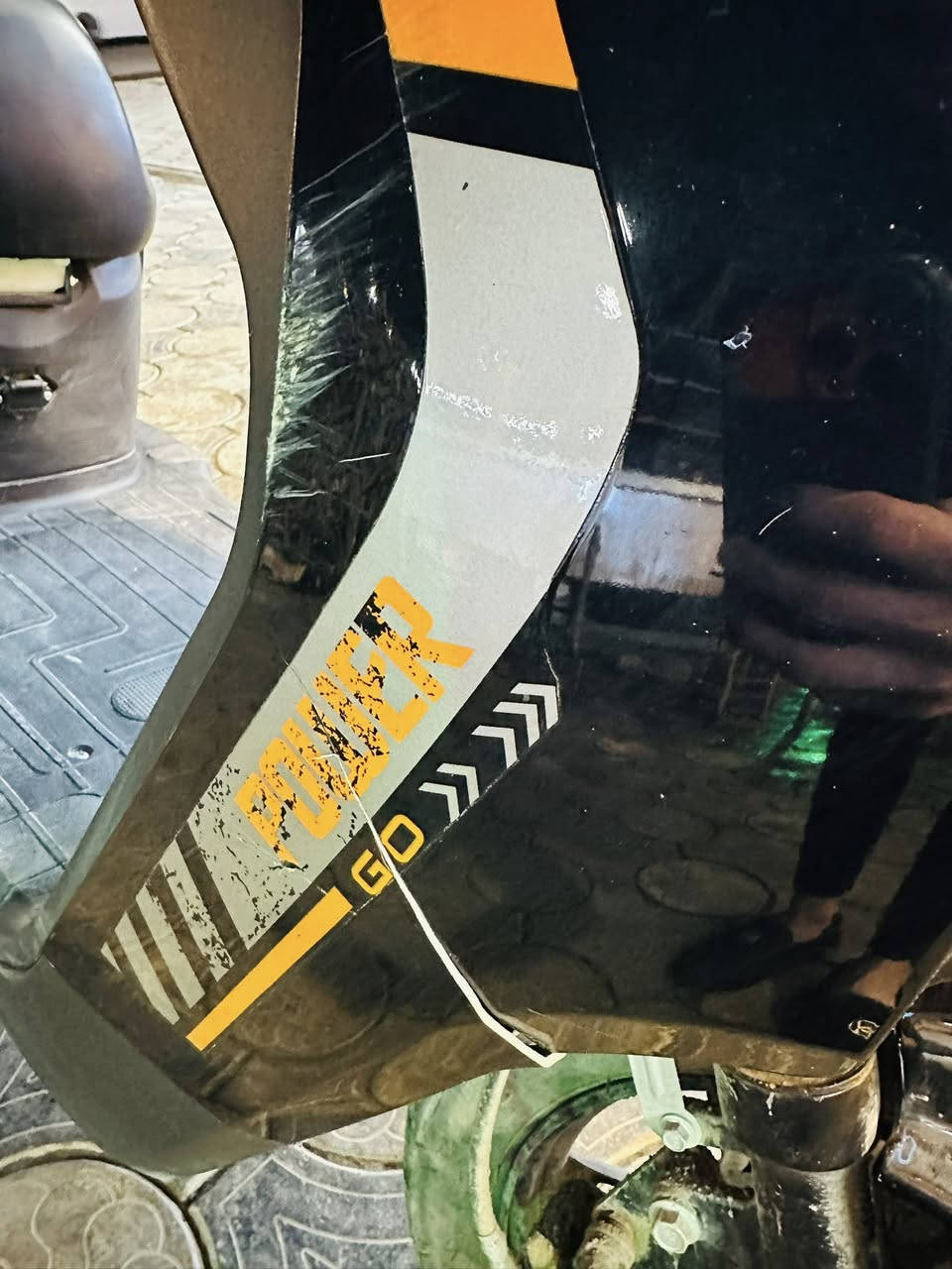 السلام عليكم
دراجة بوليس شحن للبيع صار شهرين من ماخذها جديده نضافة ٩٠ بلميه مجرد بيه ضربه بسيطه بلجاملغ الامامي وشويه شخوط موجدات بلصوره سرعة ٦٠ بصمه وسويج
المواصفات....
1_ تشغيل عن بعد
2_قفل للامان بلبصمه
3_ جهاز انذار
4_تثبيت السرعة
٣_5 سرعات + R رجوع بك
مستقره وضعيه الدراجة
رايدها ب٨٥٠ وبيخا مجال بسيط
***********
موجود واتساب
