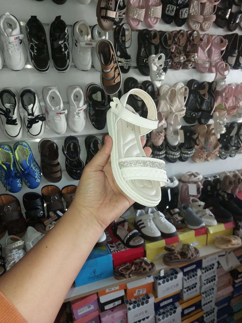 ✨ وصول وجبة جديدة ✨
صندل بناتي فول راحة 👡
طبي درجة أولى – مريح للبس اليومي 💖

📏 القياسات: من 30 إلى 36
🎨 الألوان: موضحة بالصور وبأحدث الموديلات

دلعي طفلتك بأناقة وراحة بنفس الوقت 🌸

📍 محل كرار باجي للأحذية
العنوان: كوت حي الزهراء قرب مركز الخلود

📲 لا تفوتون الفرصة… الكمية محدودة! #تفاعلكم_يساعدنا_على_الاستمرار #اكشن #homemade #اكسبلور #الشعبالصينيمالهحل #اكسبلور_ضيفونا #ترانشوز_نسائي #مدارس #الزهراء #تسوق #سليبرات_نسائية #سليبرات_نسائية #تابعوا_لتستمتعوا #مابيه_حيل_اخلي_هاشتاكات #اضافه #بناتي #لايك #تفاعل #اضافه #عروض #ترانشوز #صعدوني #سعاده #أحذية_نسائية


**إذا كنت صاحب هذا الإعلان وتريد حذفه لأي سبب، رجاءا أرسل رسالة إلى الدعم الفني**