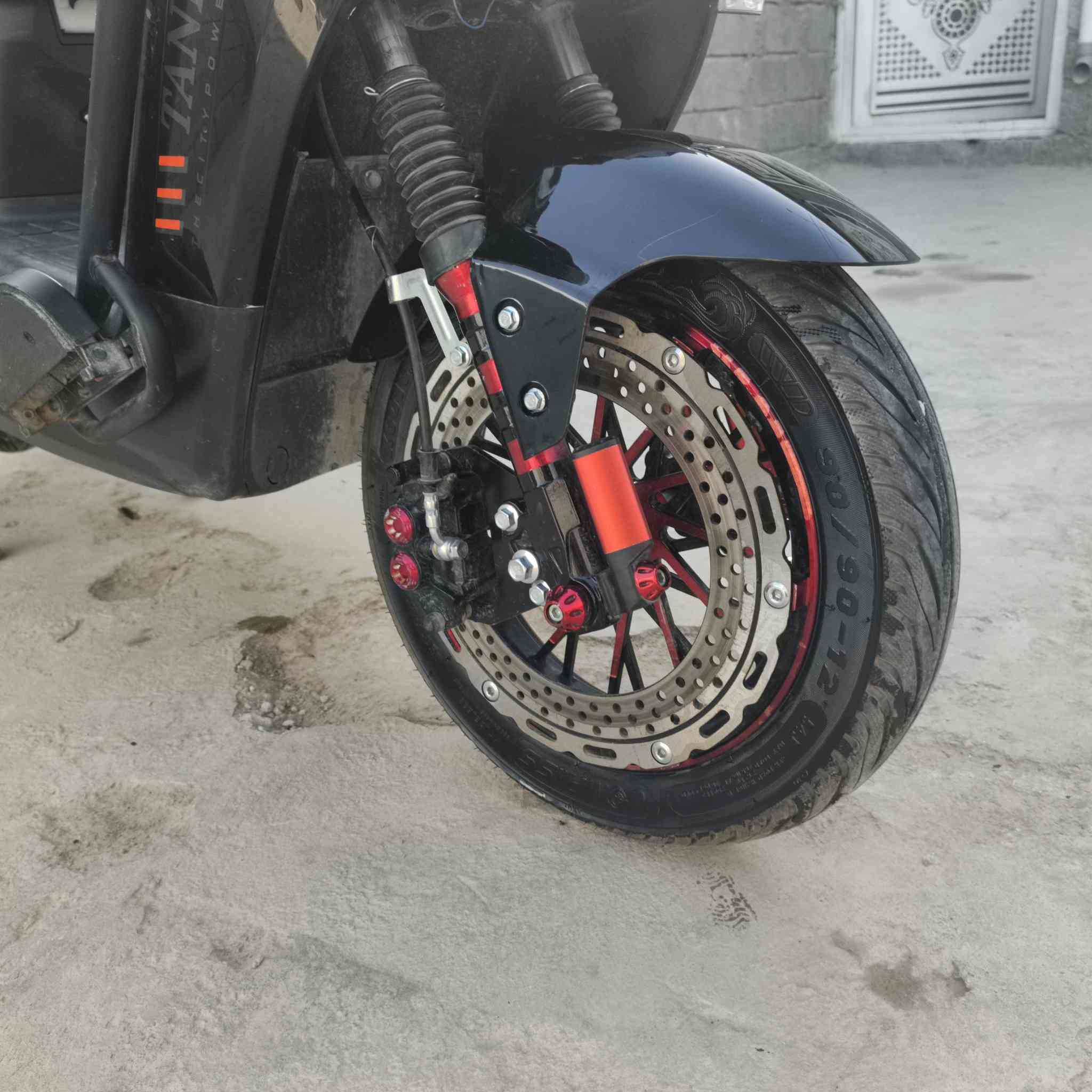 موطور شحن TANK 2025
موطور شحن TANK 2025 ماخذه شهر 11 يوم 25 من معرض بغداد | موجود العقد للتئكيد 

المواصفات ↓
ملف 2000 واط 
سرعة حقيقي بتطبيق ويز 60km
بطاريات | عدد 6 ولي | على الفحص
تقطع مسافة | 40-50 KM
دبلات خلفية غاز 
دبلات امامية غاز
بصمه وسويج و كارت 2×
جنطة + مراية امامية 
اضواء فيدرالي + تركيب خارجي ضوء ضباب قوي
نضافة الموطور | 80٪100

السعر المطلوب بيه | 700 الف دينار عراقي ( قفل ) 

للتواصل | ***********
