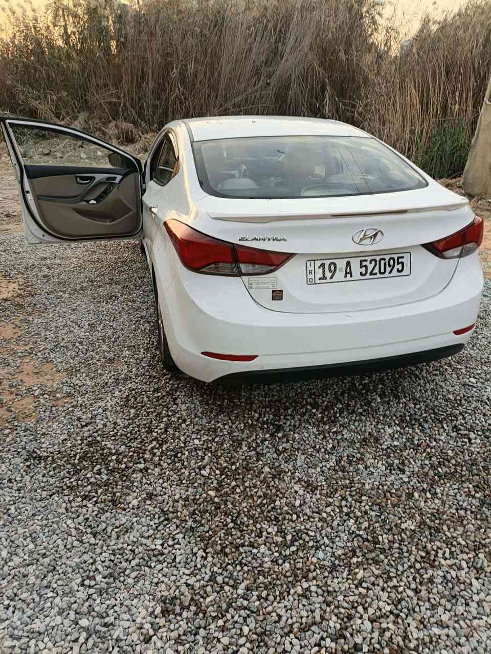 السلام عليكم
هيونداي النترا 2016 للبيع خليجي كفالة عامة
لون ابيض 
محرك 1800 
المواصفات : فول1/1 
فتحة قمارة
رقم كربلاء  باسمي تحويل ثاني يوم
شاشة لمس  
بلوتوث واواكس
تحكم ستيرن
كشنات مخمل جديدات 
سيارة جديدة جداً ومعتني بيها اعتناء شخصي واستخدام منزلي وعليها ادامة شهرية ما بيها اي  
مكانها كربلاء طويريج 
السعر 145 وبيها مجال 
للاستفسار اكثر الاتصال على الرقم التالي:
***********
