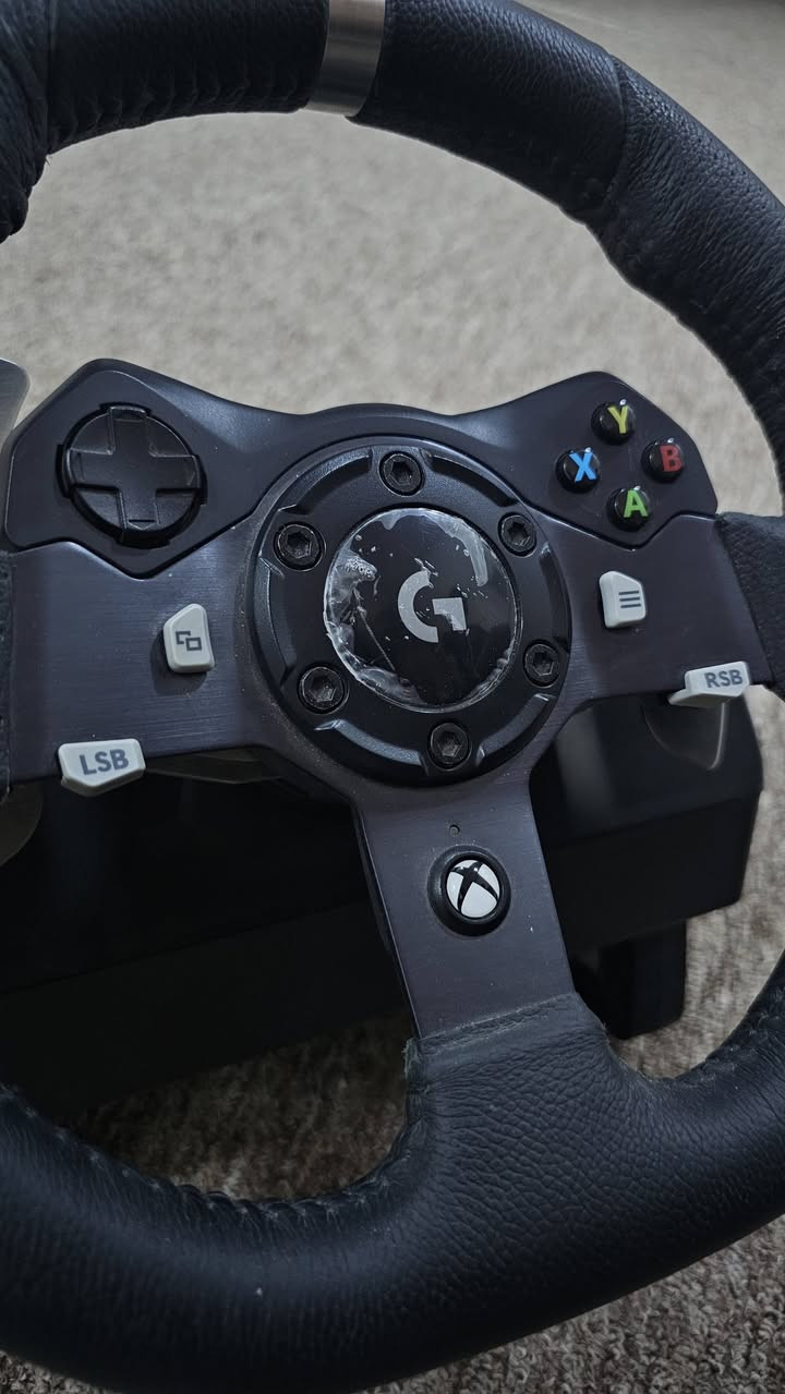 للبيع دركسون + گير  = لوجتك g920   
نسخة pc + xbox 
نظافة موضحه بالصور  استخدام جدا قليل بعدة بسليفان الشركة
Logitech g920
Driving force + shifter  

السعر 300 الف كامل مع الملحقات
مكاني نجف
***********
