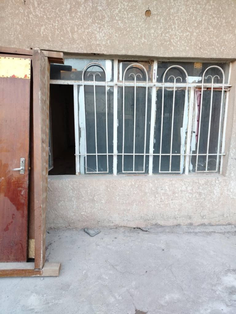 بيت قطع مسلح مساحة ١٠٠ متر للبيع بعقوبة حي المعلمين بفرع مطعم اللوان يحتوي ع ٣ غرف نظيف جدا
السعر ١٠٠ مليون وبي مجال بسيط 
للاستفسار
*********** بعقوبة, ديالى
