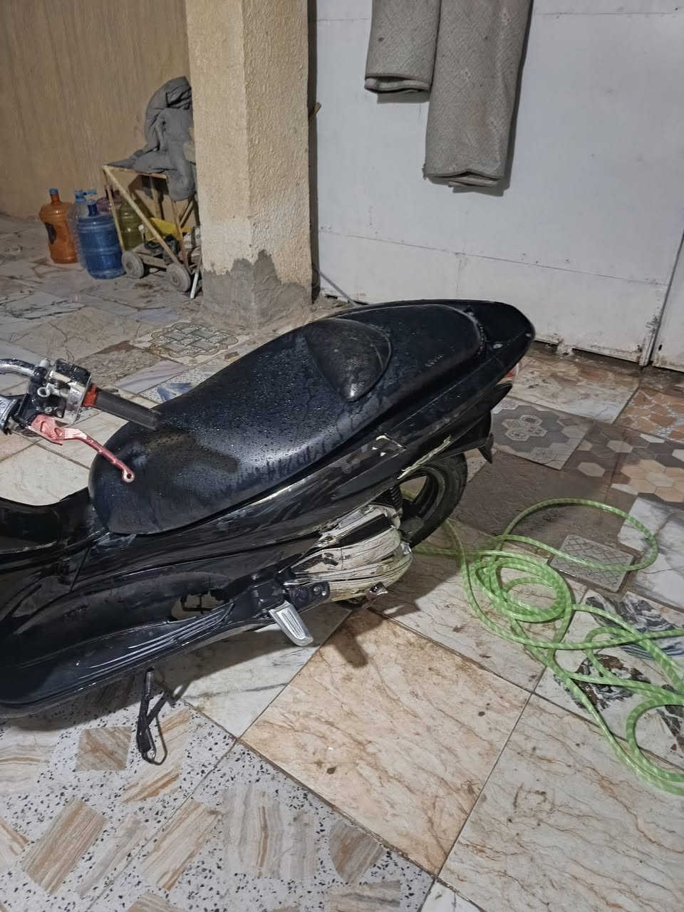 سلام عليكم دراجه بيسي اكس جيل اول دراجه حلوه ومحركها تجفيت جديد اوراقها كامله عوزها شوي ترتيبات كفرات السعر مليون وبيها مجال وذا امراوس عادي هاذا رقمي ***********
