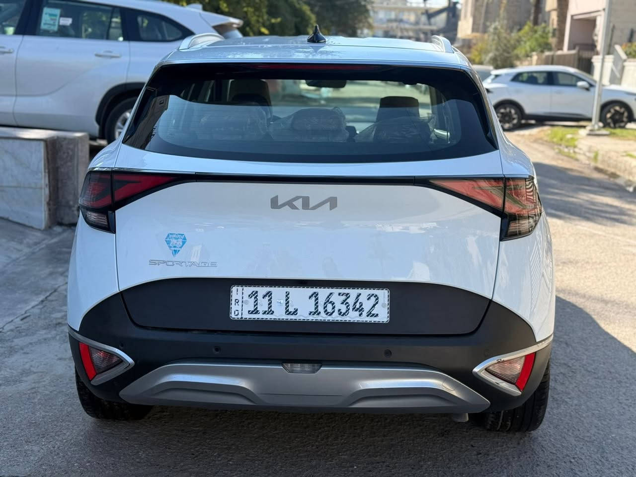 كيا سبورتج 2024 خليجي وكالة 
ماشية 24 الف كيلو نص فول
بصمة تشغيل و ابواب 
تشغيل عن بعد
كراسي 2 كهرباء
كراسي تدفئة 
ستيرن تدفئة 
( السياره بيها تبديل قطعتين اصلية بلاديه نفس اللون بدون صبغ بدون اي دواخل صور السونار بالمنشور )

السعر 21,000 $
رقم بغداد بأسمي
مكانها بغداد / الاعظمية
***********
