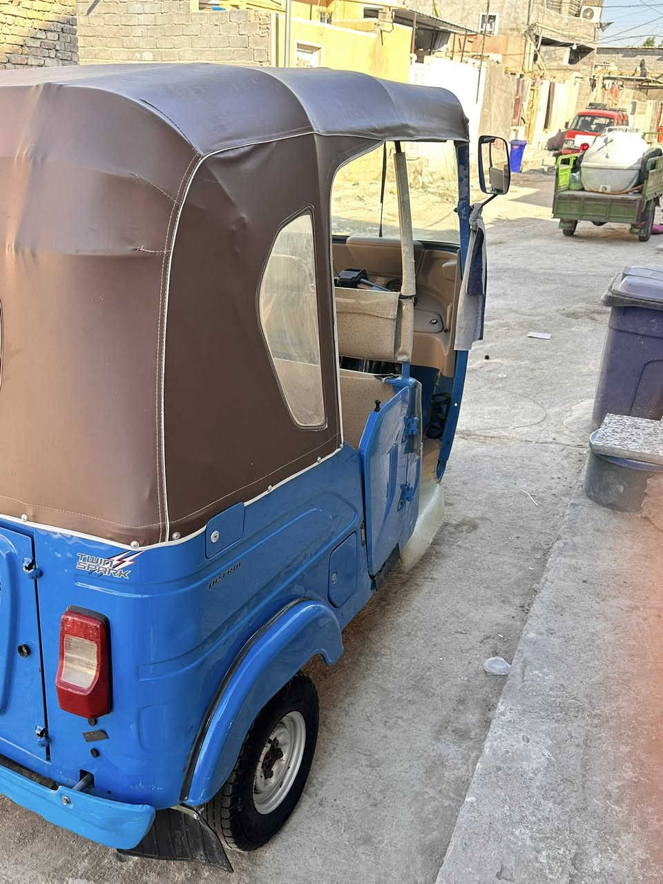 تكتك البيع موديل 22 شهر ١٢ كفاله عامه من ضربه وصبغ رقم وسنويه  بسمي شرط تحويل مكان بغداد شعب حي اور رقم الهاتف ***********
