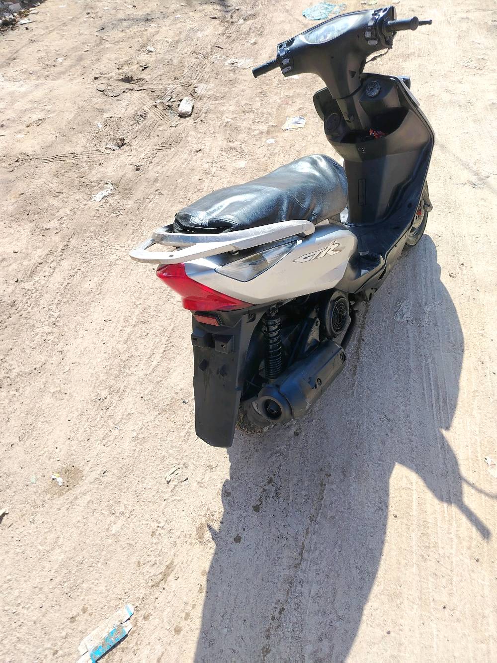 سلام عليكم ثعلب للبيع كامله كهربائيات سلف هندر كله شغال السعر خاص مكاني  الغزاليه رقم *********** واتساب