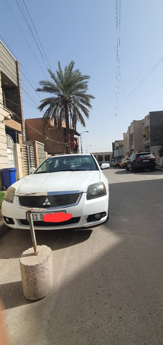 السلام عليكم  مسيوبوشي كلنت ٢٠١١ خليجي حرة فول موصفات رقم بغداد محرك ٢٤٠٠ اتوماتيك سيارة جاهزة تدفئه تبريد محرك كير على وضع الشركة لايت زنون صدر تايرات كله نضيفة وجاهزة سيارة مكفولة عدا الموضح بالسونار  بأسمي سنوية لل ٢٩ رقم جديد هزه جديده مكان السيارة بغداد السعر ١٢٥ $ للطلب والاستفسار الاتصال على الرقم ***********
