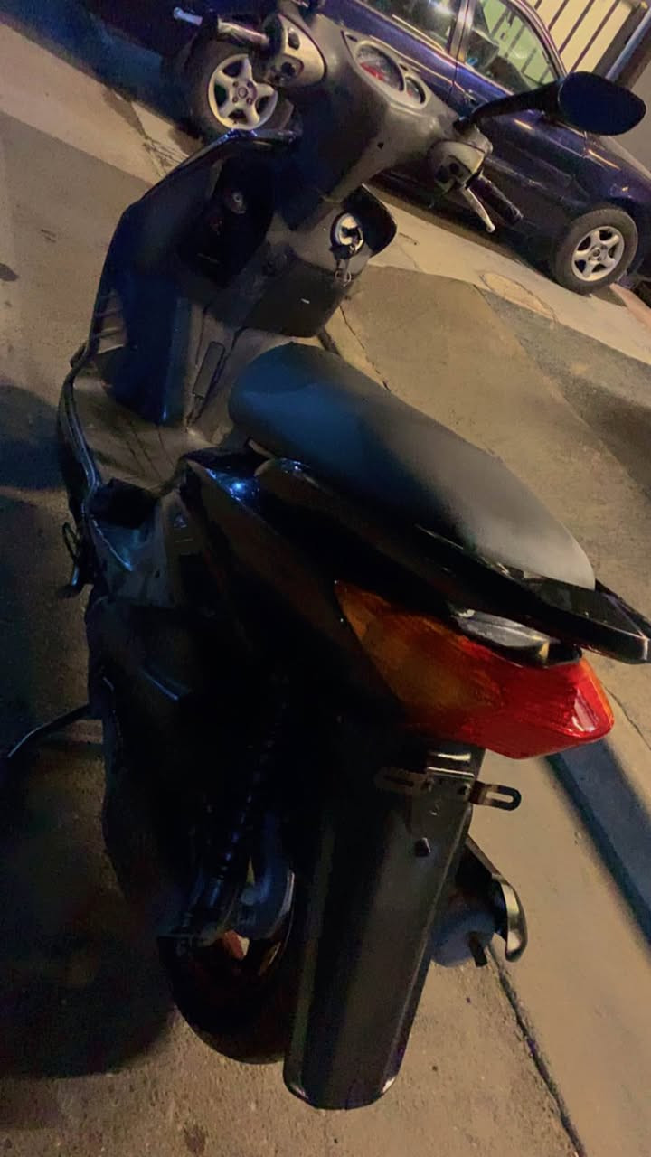 السلام عليكم :

سكنس ياماها سرعة 140 ياباني
دراجة وكالة برغي ممفتوح منها
العام نزلتها رمبة اوراق كاملة اصولية
اي نقص مابيها علا وضع الشركة
شرط تجيب وياك فيتر وتجي تفحص

السعر 650 الف 
مكاني شارع فلسطين
هذا رقمي *********** ( واتساب ) بغداد, العراق
