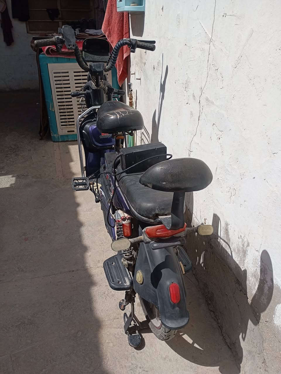 السلام عليكم دراجه شحن للبيع احطها عالشحن تشتغل اوخرها تطفى اللي يريد يدخل خاص  وهذا الرقم ***********
