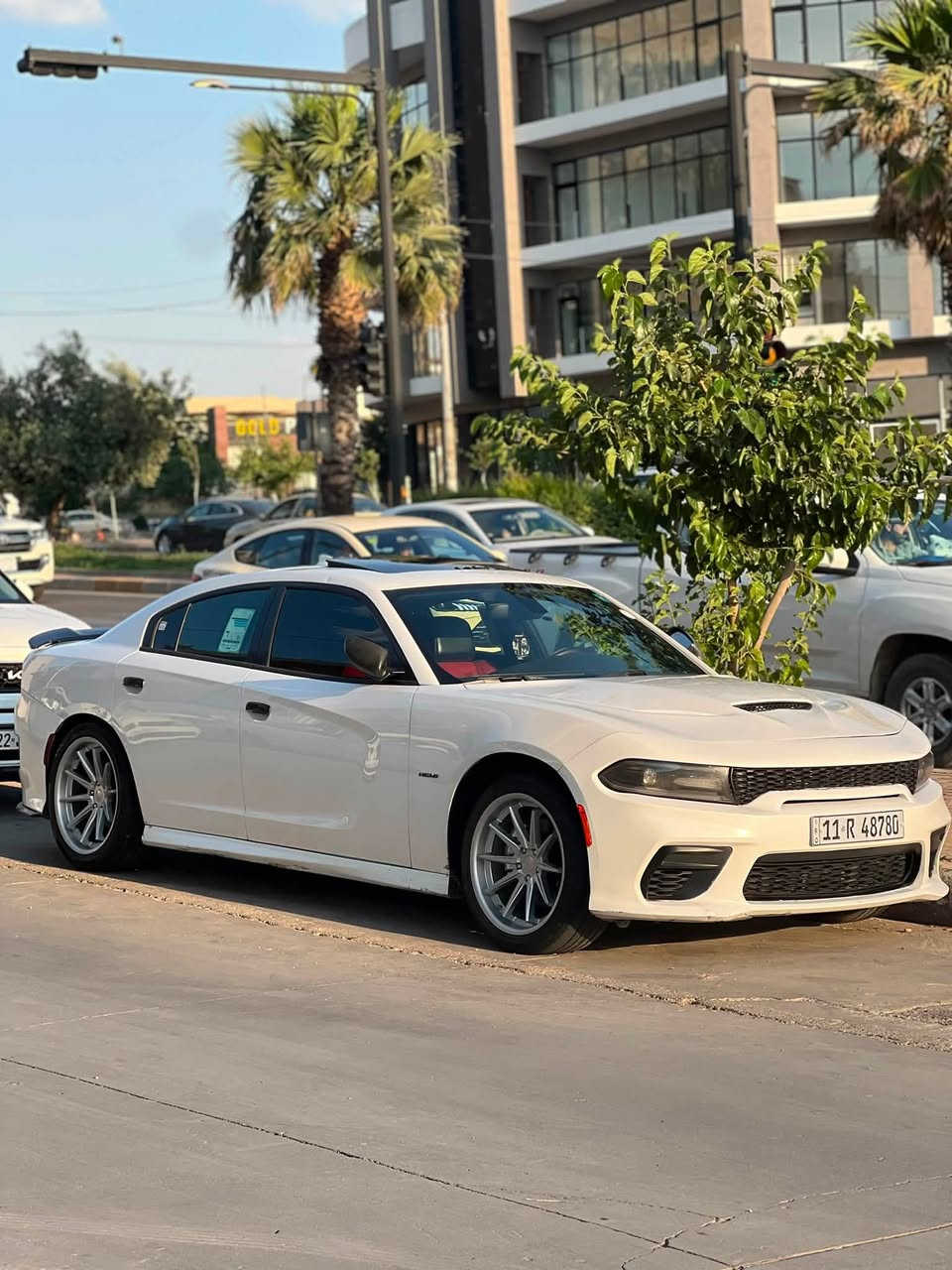 السلام عليكم
جارجر 2016 اصل 
RT 5700 
رقم بغداد بأسمي 
فوول مواصفات لون ابيض صدفي
مكينة كير اكسل مكفول من المشاكل ومن الفتح 
السيارة بلادية وضع شركة 
استخدام شخصي ما داخله استعراض ولا تفحيط نهائي 
داخل احمر 
ماشية 73 
ويل كب20 فيرادا مع تخم تاير جديد 
حدادة جديدة 
بالمختصر سيارة جاهزة ما ناقصها شي 
السيارة بدون ضرر أو حادث 

فقط بنيد تحديث 

مكان السيارة بابل 
سعرها 180 
*********** 
***********
