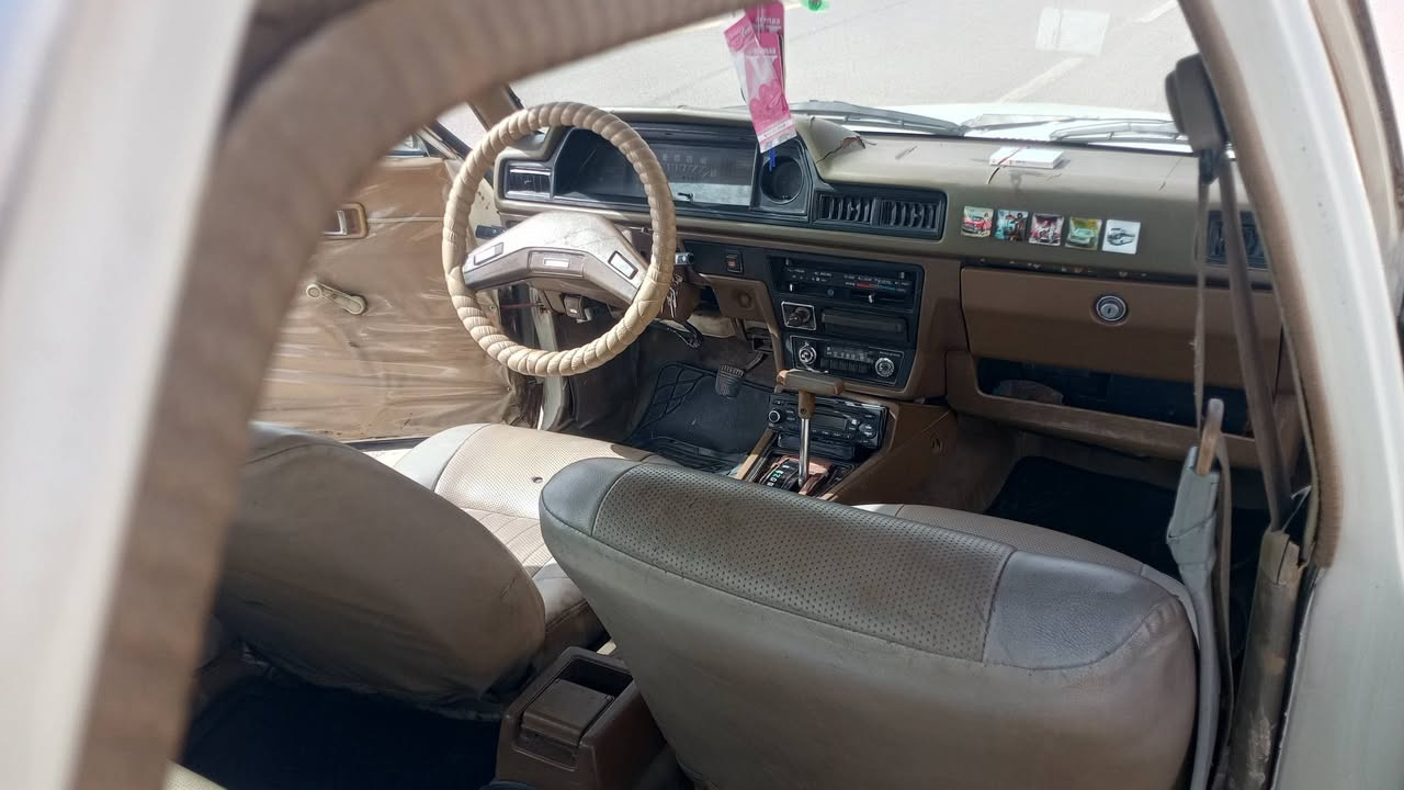 سلام عليكم للبيع كورونا موديل 80 سياره باسمناء كامله السعر 38 وبيها مجال عنوان بغداد رقم ***********واساب بس
