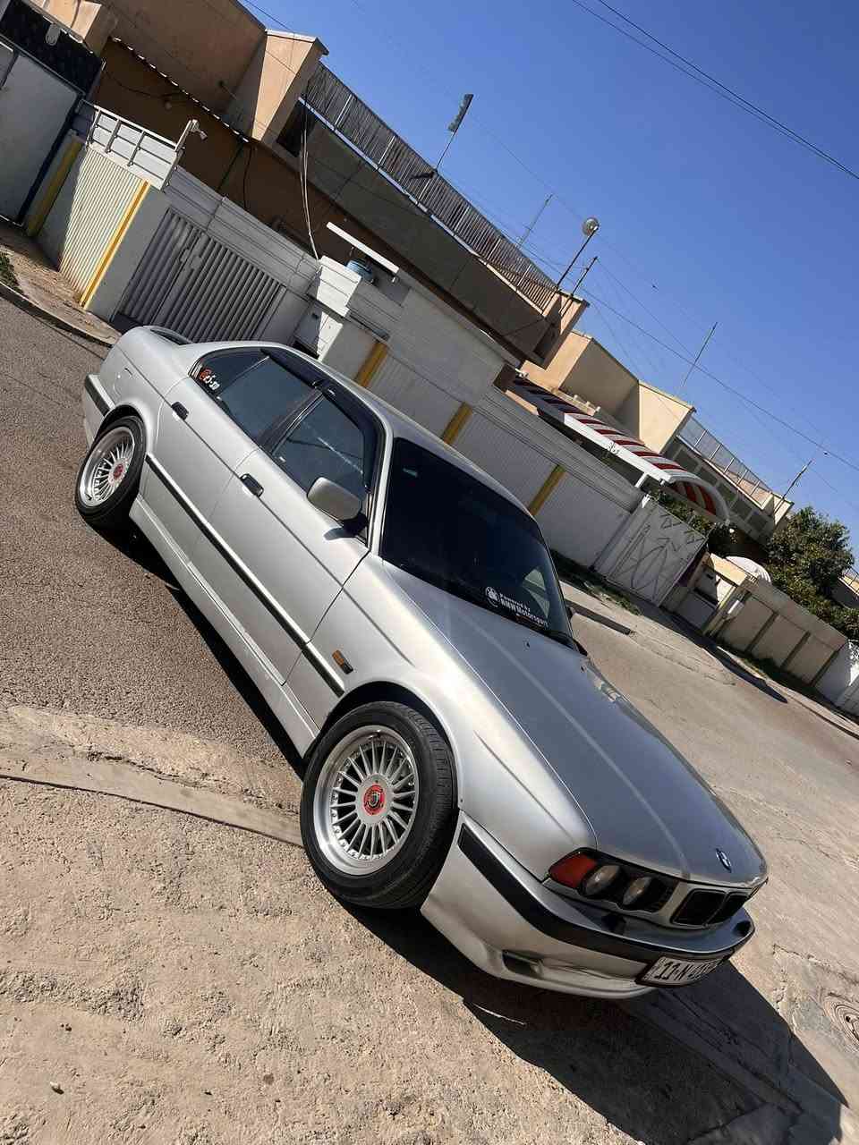BMW1995
حجم 540 اصل 
داخل جلد 
صاج 
محرك 8
بجم عريض 
سياره جاهزه 
شرط التحويل 
***********
