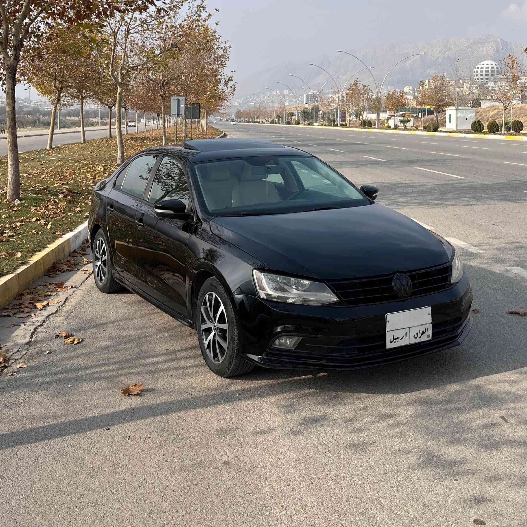 جيتا موديل ٢٠١٧ سياره فول مواسفاته سلايد و به سمه و رادار سياره 2 پارجه دكه ل بهوسته كي سبغن راديته ر و لايت هيشتا يين شه ريكئ نه شه رتن به ره شوت دكمه سيسته م بيجه ك داخلي يا هه ي 2 تعديلين بجيك يي تيدا وه كي دي خر شه رته  
سعر/١٢١$ مجال
تلفون/*********** دهوك, العراق
