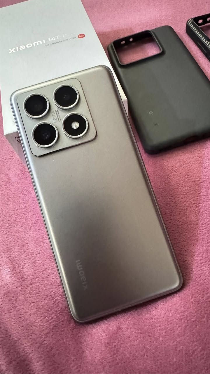 شاومي 14 تي برو ذاكره 1 تيرا مع كامل ملحقاته مع سماعة ابل برو الاصليه
الشاشة: AMOLED بحجم 6.67 بوصة بدقة 1220p
المعالج: Mediatek Dimensity 9300+
الكاميرات: خلفية 50+50+12 م.ب/ امامية 32 م.ب
الذاكرة+الرام: 256/512/1000 + 12/16 جيجابايت
نظام التشغيل: Android 14
البطارية: 5000 مللي امبير - 120 واط

مستخدم قليل جدا السعر مع السماعه 550 الف  قفل مكاني الكاظميه


**إذا كنت صاحب هذا الإعلان وتريد حذفه لأي سبب، رجاءا أرسل رسالة إلى الدعم الفني**