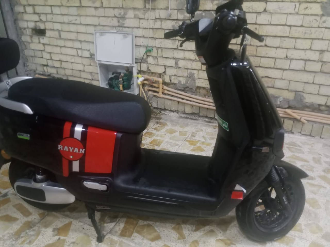 سلام عليكم عدي دراجه مستخدمه للبيع مستحقه كم بطاريه سرعه 65حقيقي لايت+زنون عالي يناصي شاشه ايباد بيه شغلات بسيطه وارقم ***********
