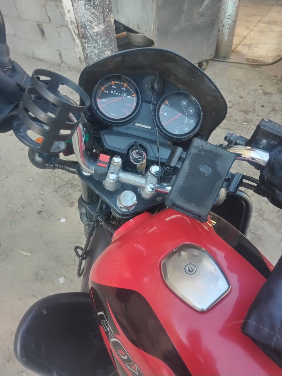 السلام عليكم بوكسر مديل 2023للبيع مرقم بغداد نكليزي باسمي تحويل ثاني يوم مكينه مفتوحه والحمد الله صارلهة سنه ونص لا تنقيص ولا تبخير كهربائيات كله شغاله ومكفوله لايت عالي ناصي اشاير هورن دشبول كله شغال بمليونين ونص وبيهة مجال مكاني بغداد سبع البور شارع الالف مامتواجد خاص ولا فيس هذا رقمي ماعدك رصيد رمش واني اخابرك وبي واتساب 
***********
