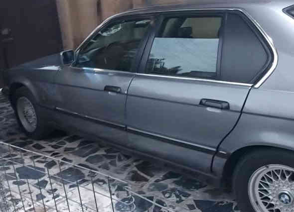 السلام عليكم
عندي سياره بي ام حجم( ٧٣٥ ) م (٩١)   للبيع رقم بغداد نظيفه منظومة تبريد جديده وممتازه راديتر جديده نوعيه ممتازه جدا السياره بسمي . وكثير من التفاصيل الجيده الأخرى وكما مبينه بالصور التاليه واي استفسار الاتصال على الرقم

( ***********)  . السعر ٦٨ ورقه .
