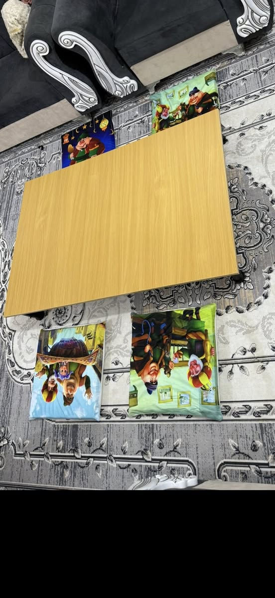 سلام عليكم اخذت هاي طاوله طعام ومعندي مساحه بلمطبخ الها. مامستخدمه طلبتها من اربيل. اليوم جابوها طول 120  وعرض 80 
الارتفاع 30  خشب اصلي مقاوم للخدوش  مع 4 كوشات بس طلعت جبيره واريد ابيعها رايده اصغر
 وتتطبك للخزن


**إذا كنت صاحب هذا الإعلان وتريد حذفه لأي سبب، رجاءا أرسل رسالة إلى الدعم الفني**