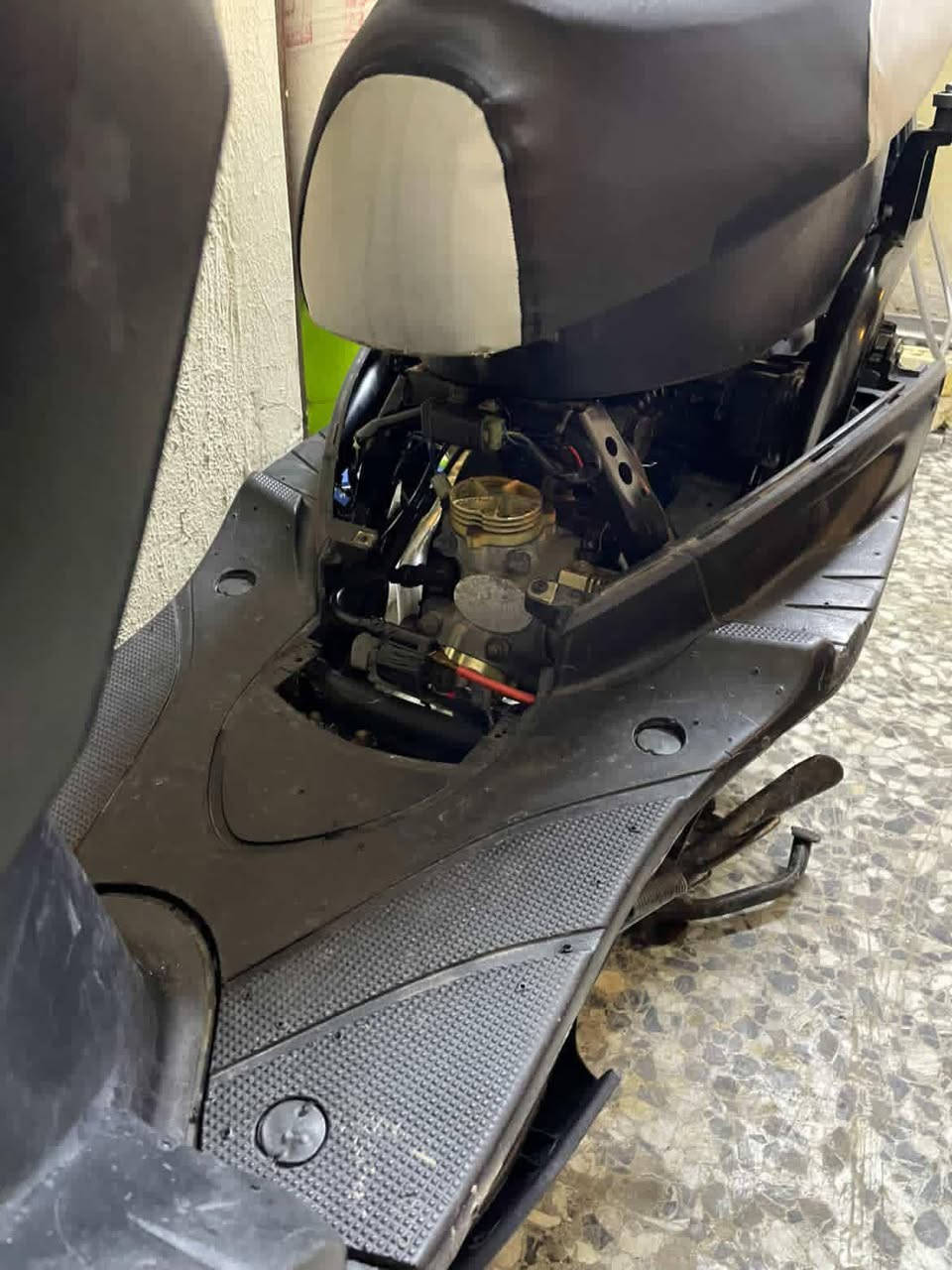 سلام عليكم دراجه للبيع بيه مكينه مزوده المكينه مال حاويه جبته او شديته بيه كور او بوشه او روله رياضي كلجات رياضي صالصه رياضي سلف رياضي جويتر حجم ٣٠ بيه نوزل رياضي او بيه فلاوين رياضي ضربه نار طويله راجز بيه رياضي ٥خرز بيه غراض حلوه
الدراجه للبيع او للمراوس بوحده بلاد 
ملاحضه كفراته موجوده لون سود 
مكاني بغداد مدينه الصدر 
اتصال ***********
واتساب ***********
