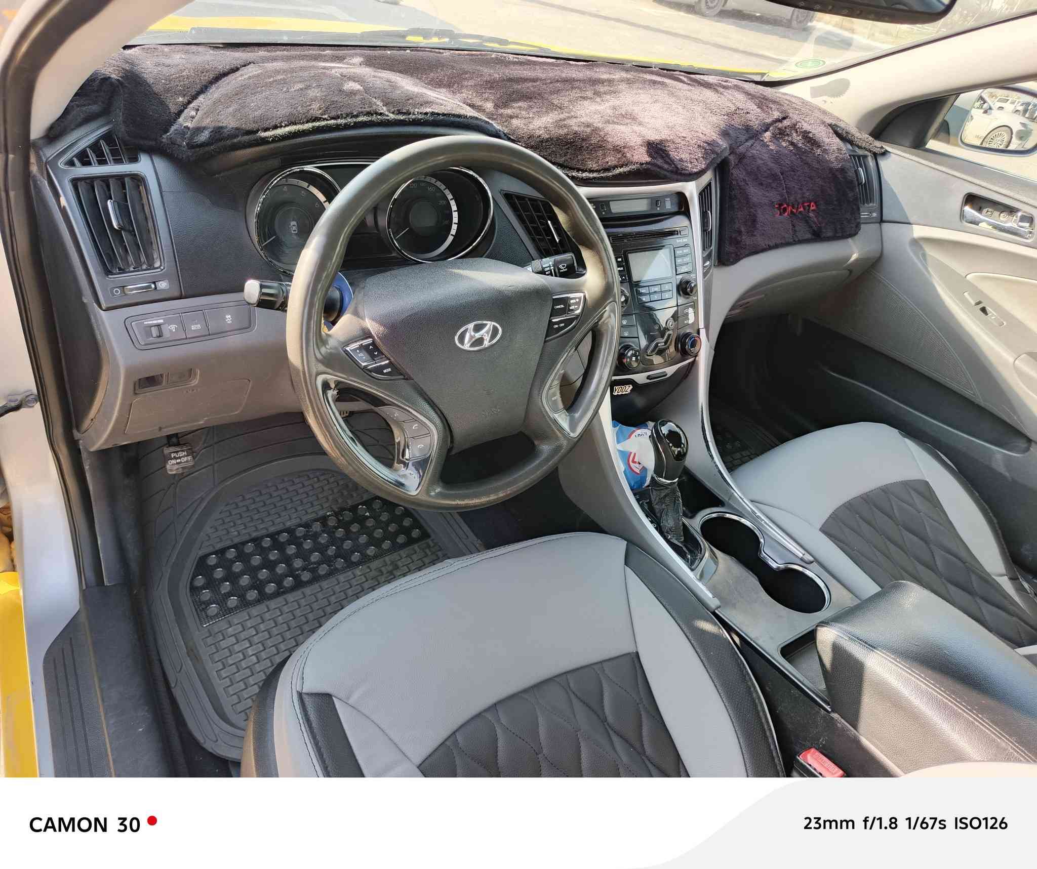 السلام عليكم
سوناتا وارد امريكي 2011 
رقم واسط بأسمي 
محرك gdi 2400
ضربتها جاملغ خلفي الايمن 
مع موجود تعمير خفيف بالجنطه والجاملغ الايسر السيارة ليبل واحد اي قطعه ممبدل بيها
السيارة جاهزه حداديه وتبريد وراديترات جدد
مصفرة هيئة وغرامات  
السعر ٨٧ بيها مجال قليل 
مكاني ذي قار قضاء الشطرة 
***********
