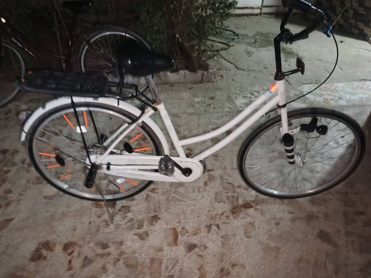 سلام عليكم ورحمة الله وبركاتة
بايسكل بناتي البيع السعر خاص


**إذا كنت صاحب هذا الإعلان وتريد حذفه لأي سبب، رجاءا أرسل رسالة إلى الدعم الفني**