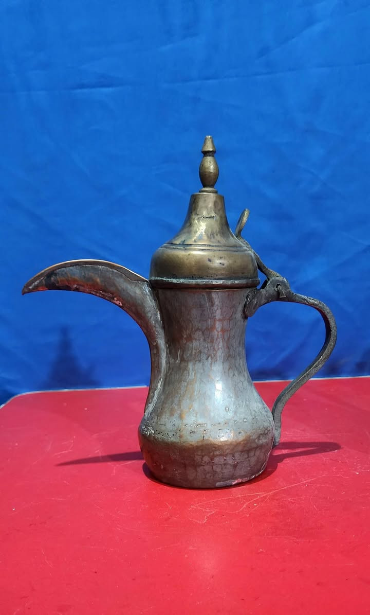 السلام عليكم
دلال بغداديه عدد 2 نحاس قديم بدون ختم واحده منهم فيها ضرر بسيط بالقبق موضحه بالصور سعرهم 250 الف مكاني بغداد


**إذا كنت صاحب هذا الإعلان وتريد حذفه لأي سبب، رجاءا أرسل رسالة إلى الدعم الفني**