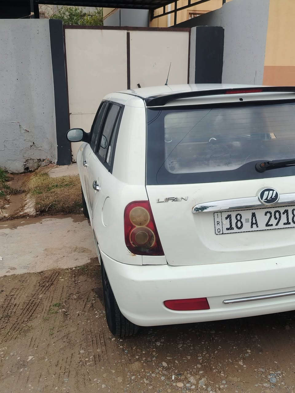 يا الله
ليفان موديل ٢٠١٢ صرر جاملغ الكدام
الرقم بابل وبسمي سنويه ٢٠٢٩ هزه ٢٠٢٥
طخم تايرات طخمه على النص تبريد تدفيه شغال كير مكينه شرط 
كهربايته كلها وضع شركه مكاني موصل

*********** وتساب ***********
