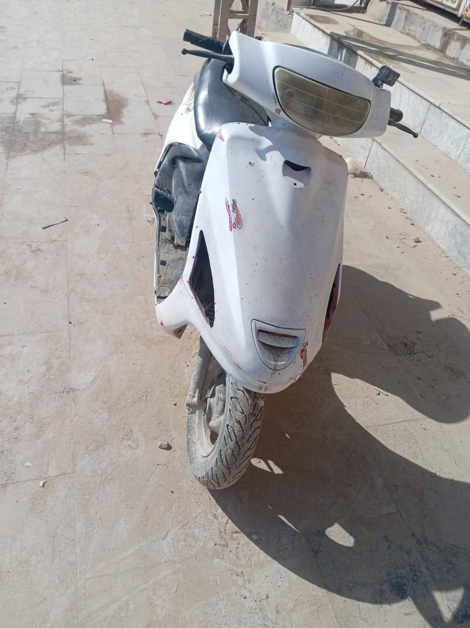 السلام عليكم دراجه لبيع مكينه نضيفه بس يرادله ترتيب شويه السعر 175 مكانه ديوانيه الرقم  ***********
