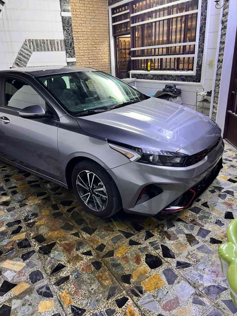 السلام عليكم كيا فورتي موديل 2024دخول جديد  تبديل بنيد فقط بدون رقم محرك 2000دوش مواصفاتها المعروفه اشاير بلمري رادر امامي خلفي تحكمات بلستيرن مثبت سرعه تحديد مسار  مكان السياره بغداد السعر 140 ولماتفيده يدعيلنه بلرزق ملاحظه السياره بدون رقم ***********
