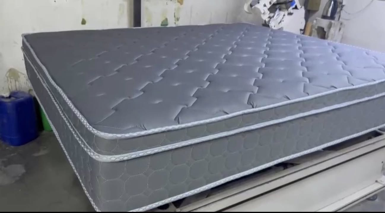 مرحباً زبائننا الكرام.. جربتو شعور "النوم فوق الغيم" مع دوشكنا الفندقي! ☁️😴
تعبت من الدواشك العادية؟ جرب الدوشك الفندقي المصمم خصيصاً لراحة الظهر والمفاصل.
✅ سفنج ضغط عالي: لا يهبط ولا يتغير شكله مع الزمن.
✅ ارتفاع 25سم: يعطي سريرك مظهر فخم ومرتب.
✅ ضمان حقيقي: نضمن لك الجودة والمتانة.
✅وفرنا الكم بلونين الأبيض والرصاصي
✨ دلل نفسك.. لأن راحتك تبدأ من نومك!
📩 راسلنا الآن واطلب بسعر خاص (150)الف شامل اجور التوصيل


**إذا كنت صاحب هذا الإعلان وتريد حذفه لأي سبب، رجاءا أرسل رسالة إلى الدعم الفني**