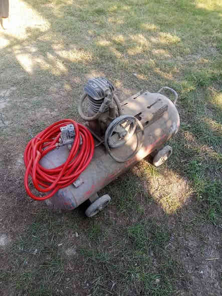 السلام عليكم كنبريسر للبيع نقص ماطور فقط تاروسه شغاله صونده جديده ماكن كربلاء طوريج للتواصل***********
