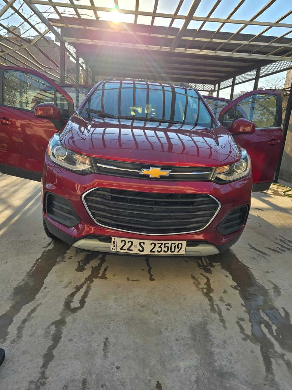 شوفليت تراكس ٢٠٢٢ مواسفات (LT)
دةبل اكسل 
پشت و پيشي كةپسة زور خاوينة بي يرباك 
دو دةرگاي بوياغة لةگةل پةلةك لة جاملغ بي يرباكة 
هةموو شتي بة شةرتة مةكينة ١.٥ توربو  نةكرايتةوة بة شةرت 
نرخي ١١٨ معاملةكي تيداية 
سيارةكة فروشتن و گورينةوةية 
***********

شوفليت تراكس موديل ٢٠٢٢(LT) 
دبل اكسل 
سيارة بجم خلفي كبس بدون ارياك 
بابين صبخ و شوية علا جاملغ بدون ارباك 
سيارة كل شي بشرط محرك ١.٥ توربو  ما مفتوت 
سعر ١١٨ ورقة بية مجال بسيط
سيارة بيع و مراوس 
***********
