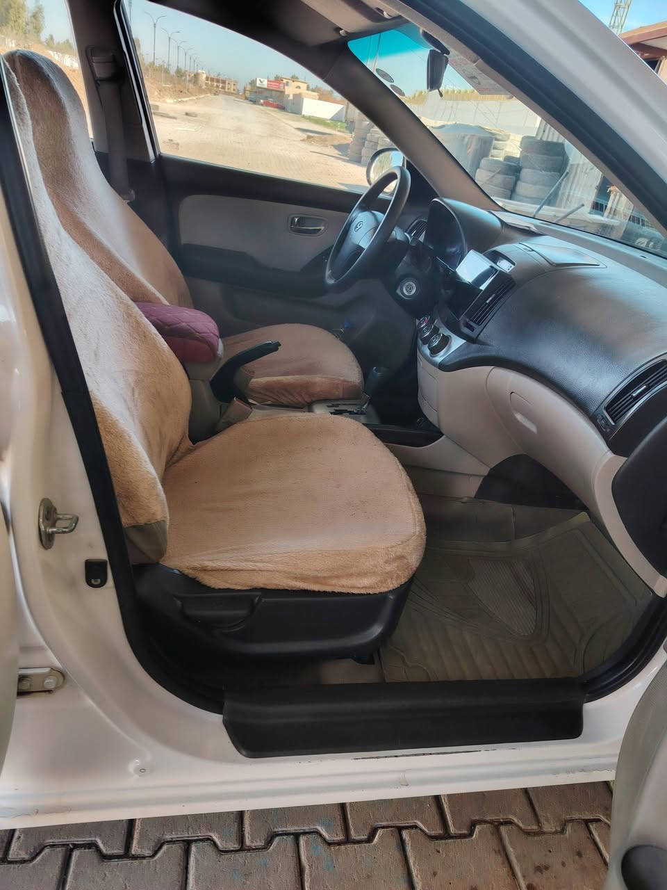 النتره ٢٠١٠  بدون حادث فقط مكانات بارد المكان كركوك الحويجه السعر ١١٠ وبيه مجال السياره نضيفه حيل رقم موبايل ***********
